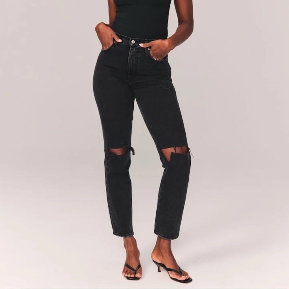 Abercrombie & Fitch 90s Straight Ultra High Rise Black Denim Distressed Jeans